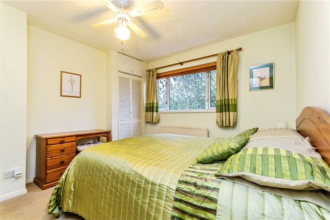 86, Ninehams Road, Surrey photo 3