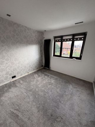 Terraced house to rent in Cobb Close, Slough