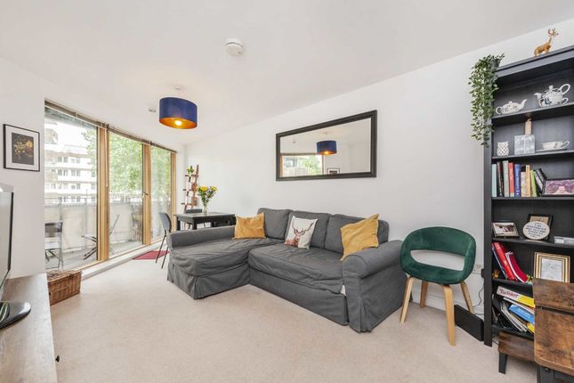 Flat for sale in Plough Road, London