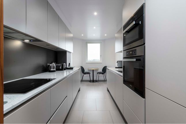 Flat to rent in Gloucester Park Apartments, Ashburn Place, South Kensington, London