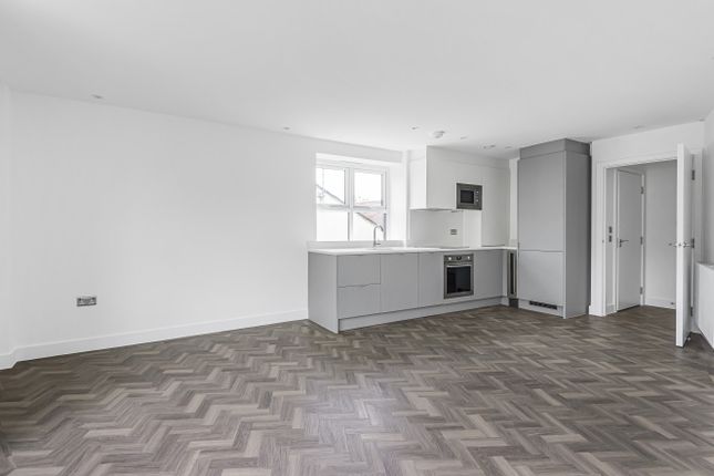 Flat to rent in Fairway, Petts Wood, Orpington