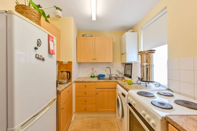 12 Silsoe H 50, Park Village East, Regents Park photo 3