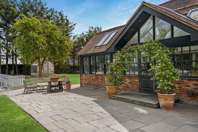 Hawthorn Lodge,, Highlands Road, Wickford photo 4