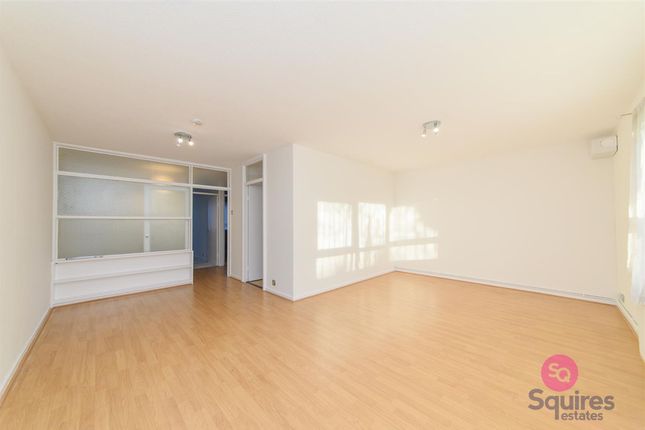 Flat 1, Avon Court Holden Road, London photo 4
