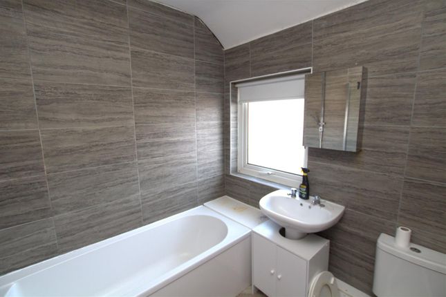 5, Cranfield Avenue, Middlesbrough photo 3
