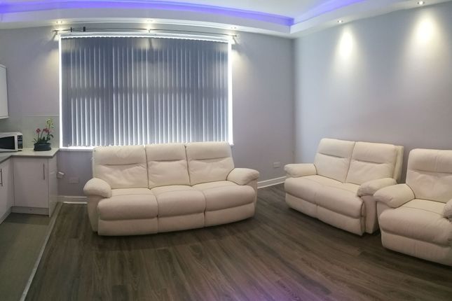 3a Ladybarn Lane, Manchester photo 4