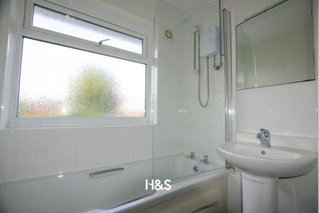 33, Redwood Croft, Birmingham photo 5