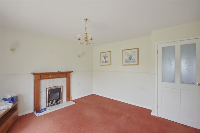 11, Rednall Close, Chesterfield photo 4