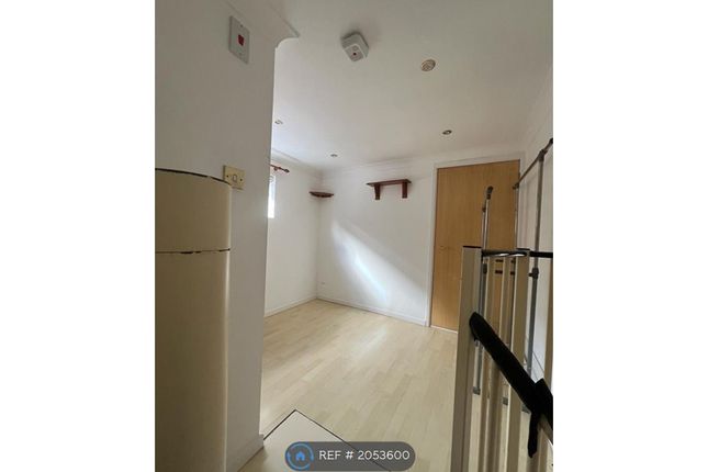 Studio to rent in Westgate House, Winchester