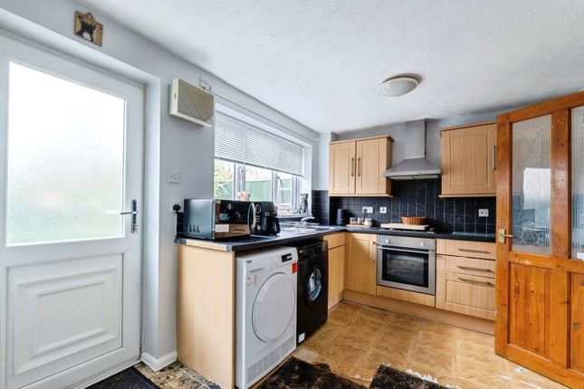 8, Curlew Close, Leicester photo 3