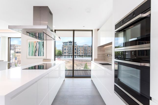 Flat for sale in Warwick Lane, Thomas Earle House, Kensington, London