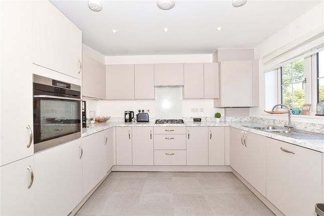 Weavering Court Coxheath, Maidstone photo 3