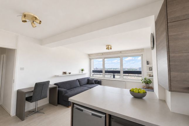 Flat 68, Amesbury Tower, Wandsworth Road, London photo 4