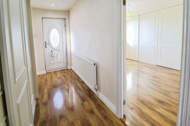24, Coldbrook Road East, Barry photo 3