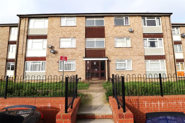 Flat for sale in Gilbert Close, Swanscombe, Kent