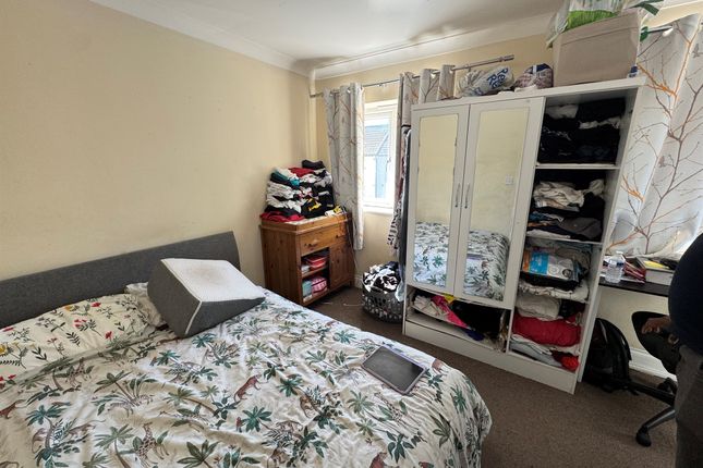 48a, Meadow Road, Barking photo 5