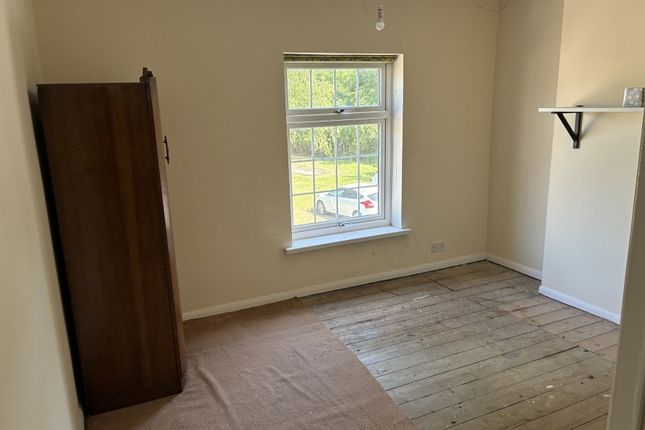 55 The Square, Danesmoor, Chesterfield photo 3