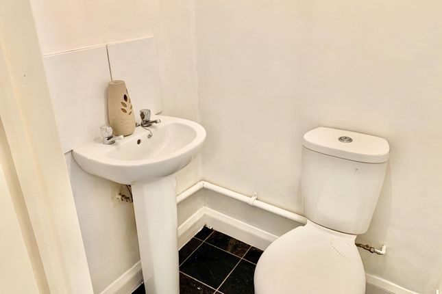 24, PONTYPRIDD photo 3