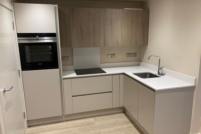 Studio flat on Water Lane, Cambridge, £260,000