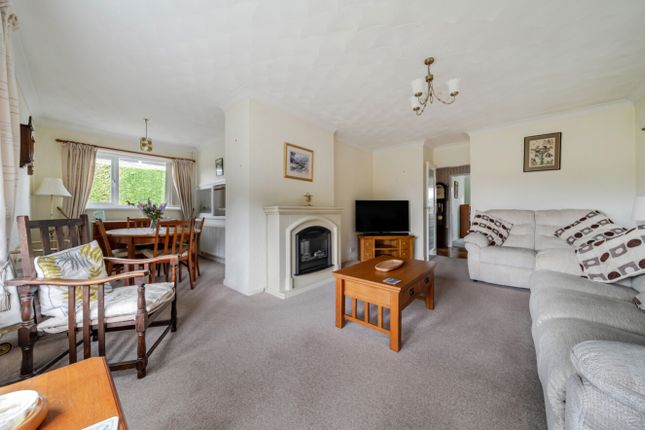 1, Thurlby Close, Lincoln photo 2