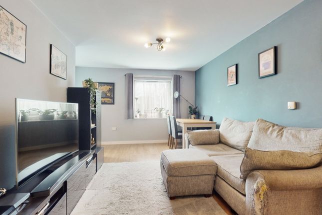 Flat for sale in Chipperfield Rd, Orpington