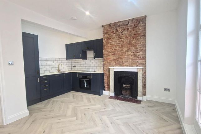 Flat to rent in Regent Hill, Brighton