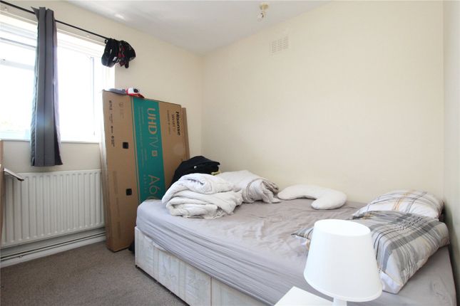 Maisonette for sale in Ankerdine Crescent, Shooters Hill, London