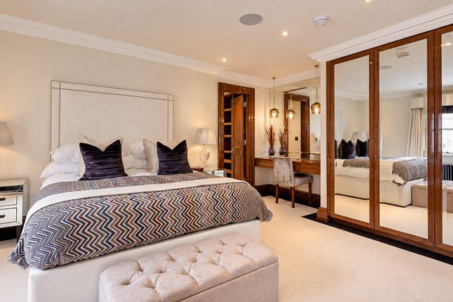 Flat 3, 9, Grosvenor Hill, London photo 3