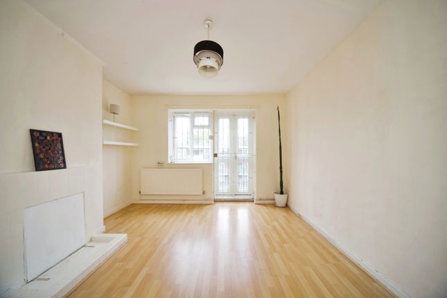 Flat for sale in Cavendish Street, London