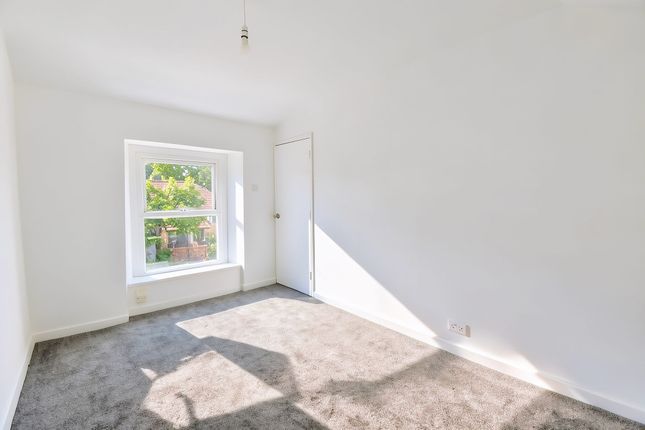 34 Albert Avenue, Newport photo 4