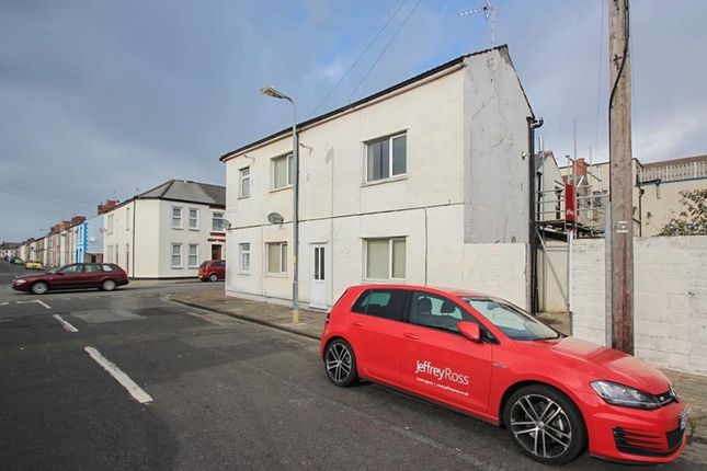 Thumbnail Flat to rent in Janet Street, Splott, Cardiff