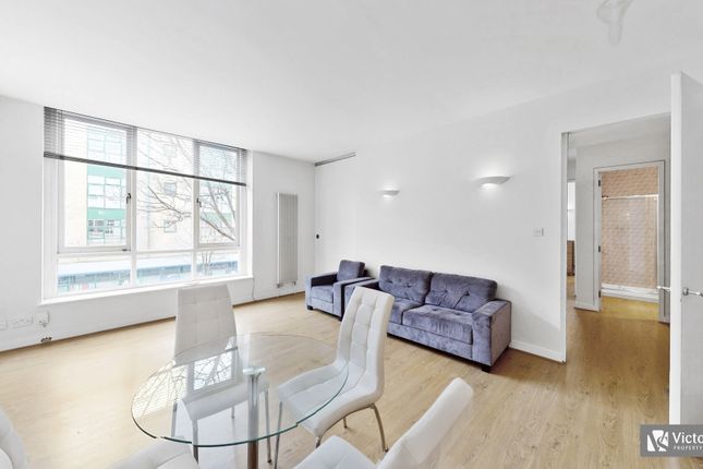 2 bed flat to rent in Goswell Road, Clerkenwell, London EC1V