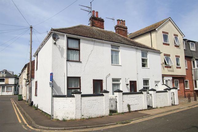 End terrace house to rent in North Market Road, Great Yarmouth