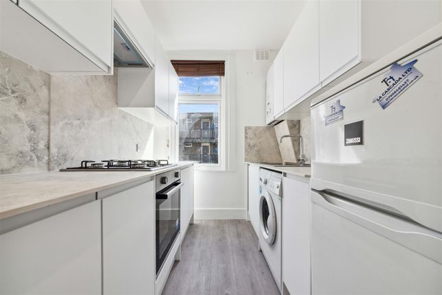 Thumbnail Maisonette to rent in Lambert Road, London