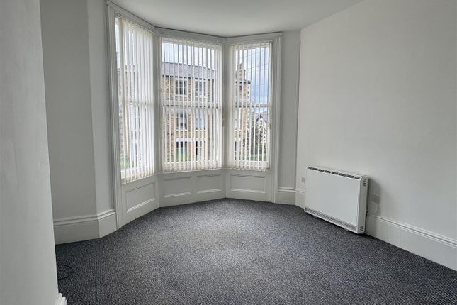 Flat 2, 1, Cromwell Terrace, Scarborough photo 2