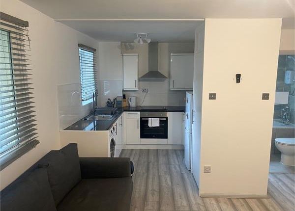 Studio to rent in Kilberry Close, Osterley, Isleworth