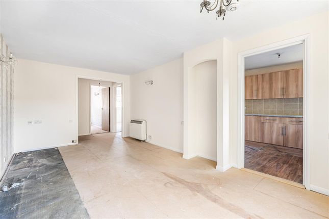 12, Riverside Court, North Chingford photo 4