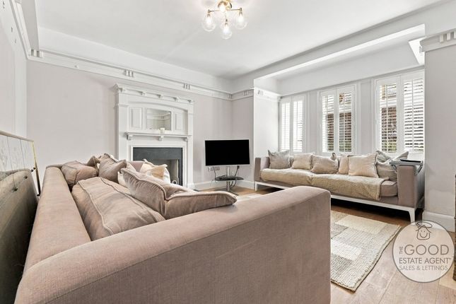 23, The Avenue, Loughton photo 2