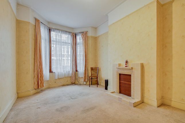76, Sandringham Road, London photo 2