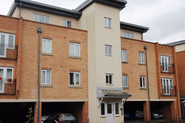 2-bed flat on Flat 10, Red Shank House, Rainham, £238,000