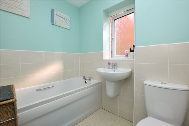9, Woodlands Way, Leeds photo 5