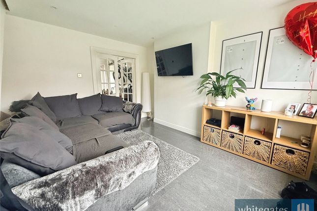8, Finch Meadow Close, Merseyside photo 2