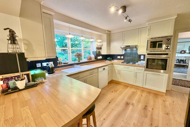 85, Cheylesmore Drive, Camberley photo 4