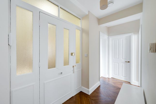 Tennyson Mansions, London photo 4