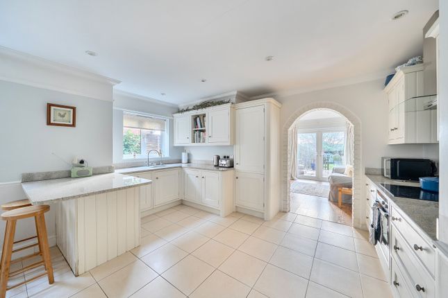 215, Saunders Lane, Surrey photo 4