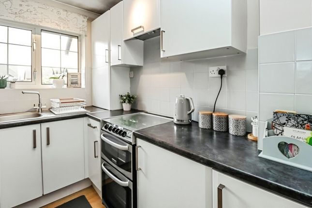 14, Tilsworth Walk, St Albans photo 3