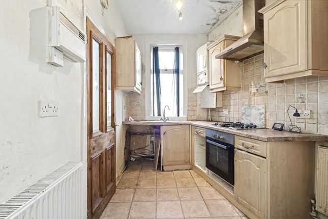 1, Beacon Street, Bradford photo 4