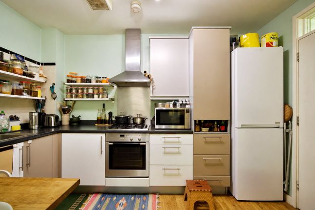 Flat 2, Raymond Chadburn House, 112, Woodgrange Road, London photo 4