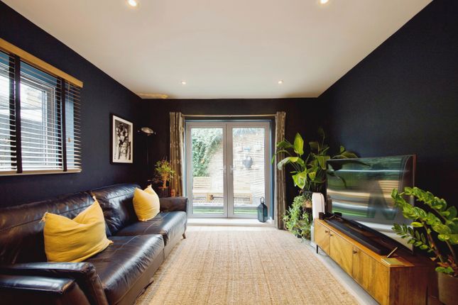 Flat for sale in Whitley Road, London