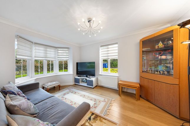 13, Violet Court, Sittingbourne photo 2